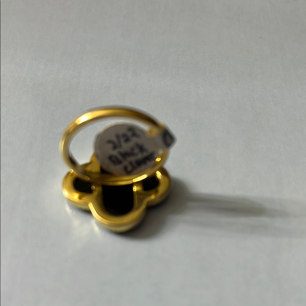 Black and Gold Clover Ring - Picture 3 of 3